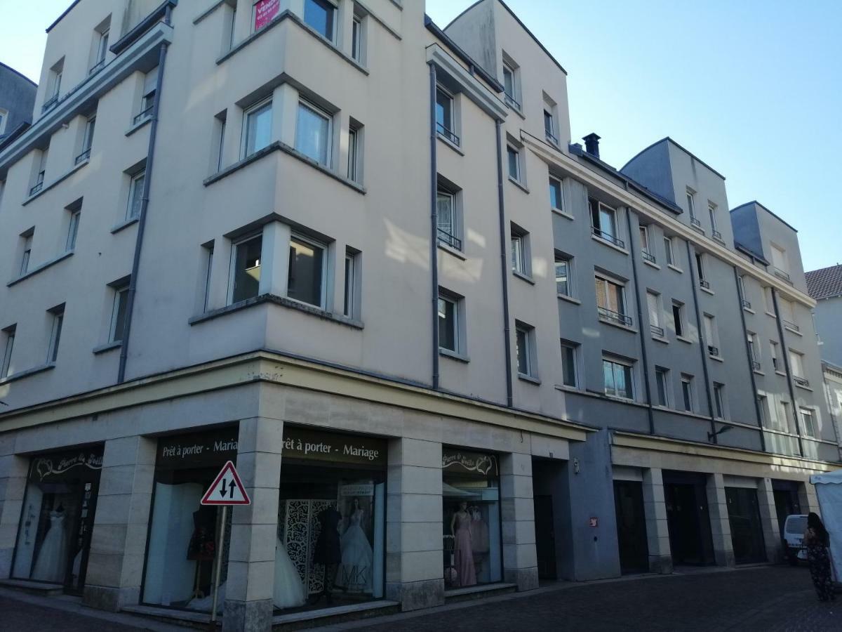 Le Petit Velotte - Un Cocon En Coeur De Ville Apartment Montbeliard Bagian luar foto